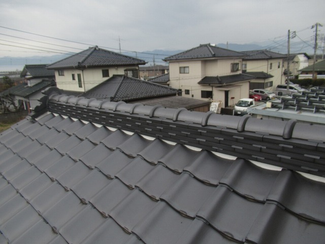 南アルプス市　ラバーロック